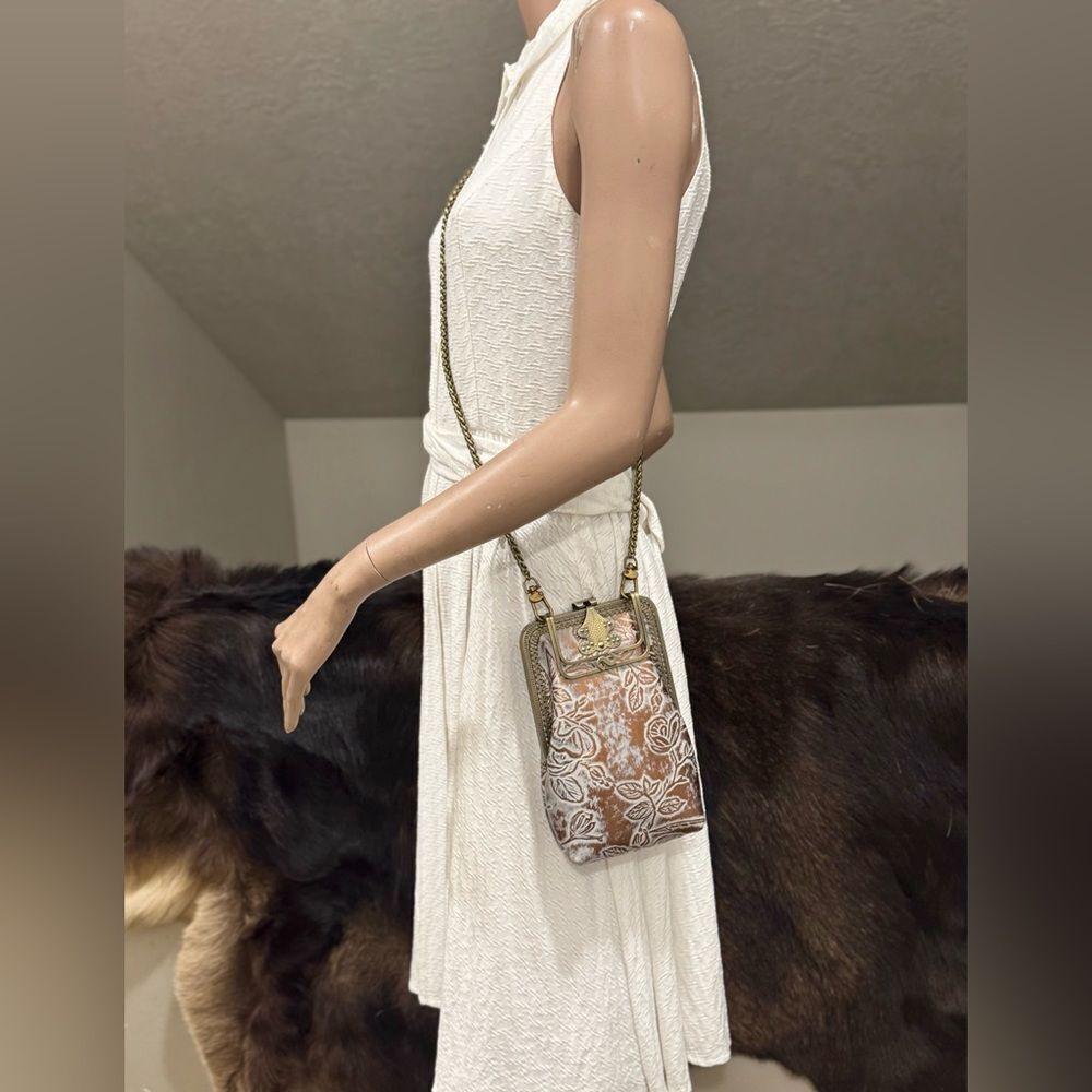 Floral Embossed Cowhide Leather Handmade Push-lock Phone Case/Pouch/Crossbody - Picture 6 of 13